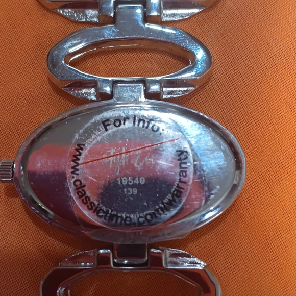 Style And Co Silvertone Watch - Picture 3 of 4